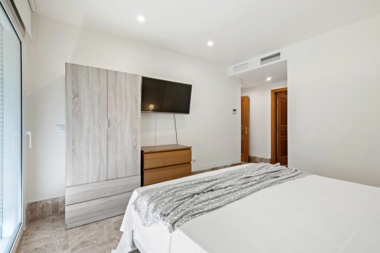 875940db8154e79a67d22d281f8ef8b6 - 11