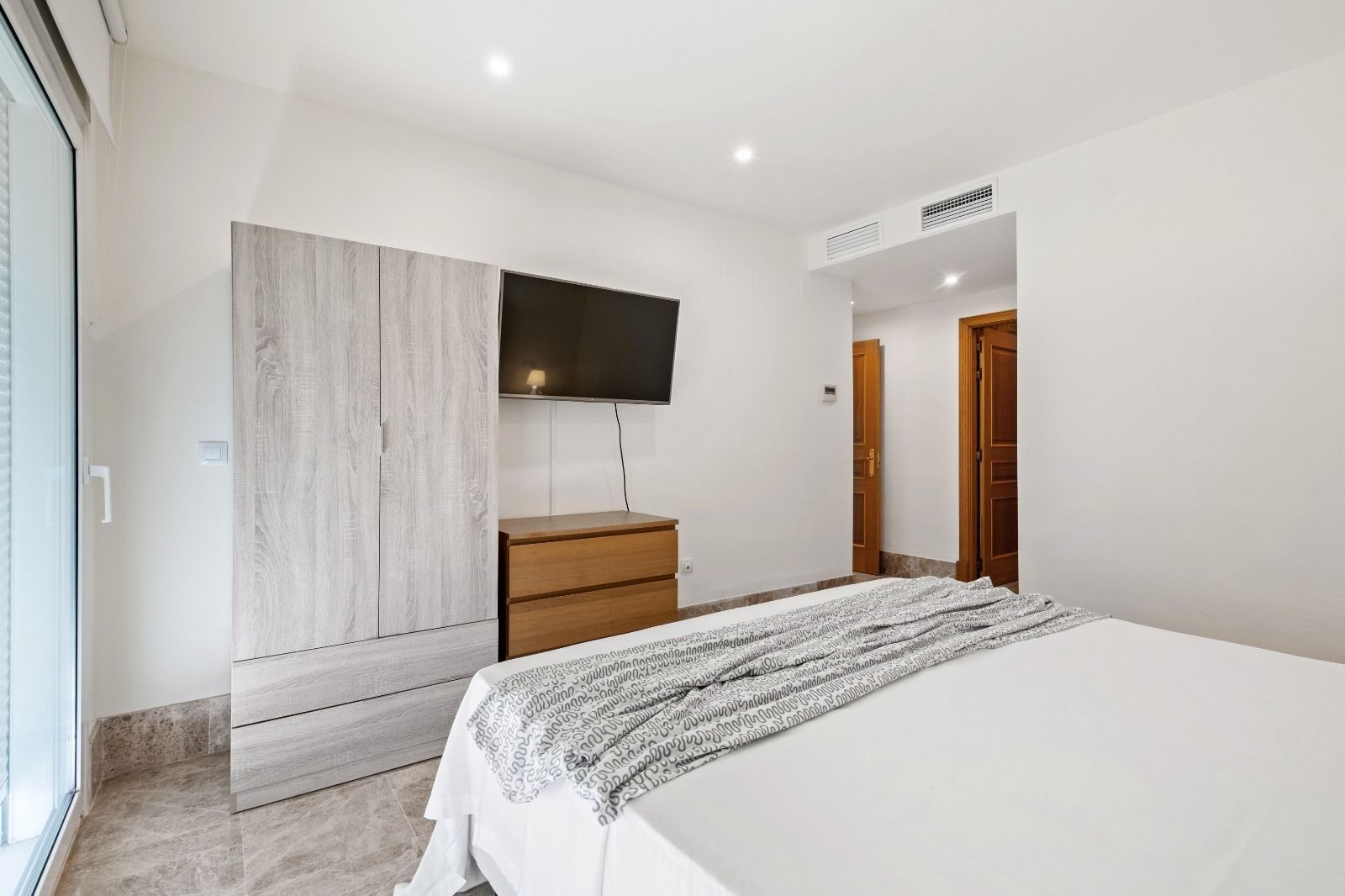 875940db8154e79a67d22d281f8ef8b6 - 11