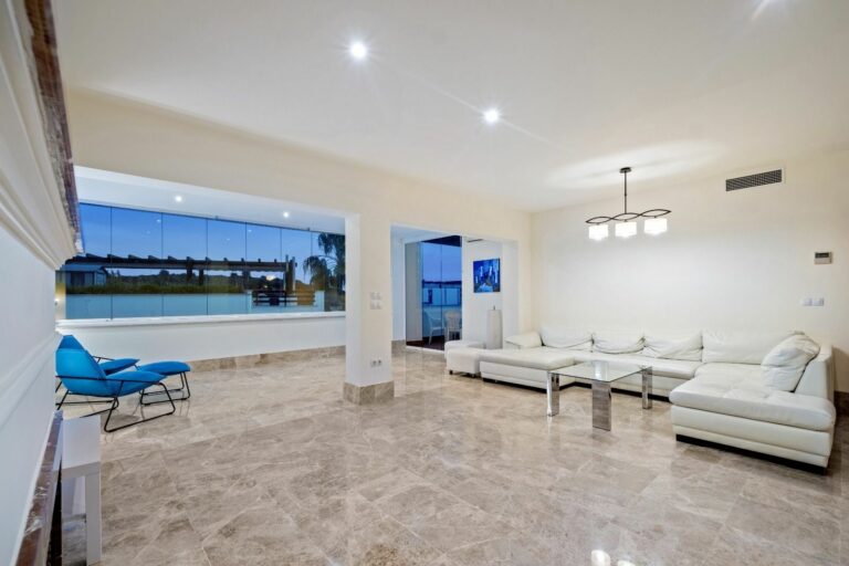 875940db8154e79a67d22d281f8ef8b6 - 12