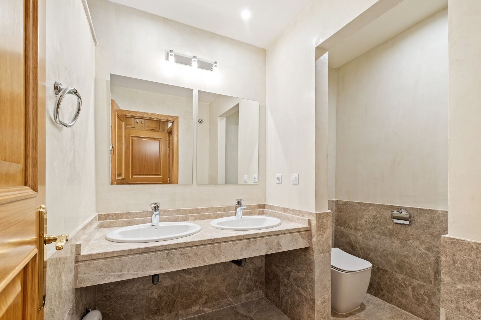 875940db8154e79a67d22d281f8ef8b6 - 13