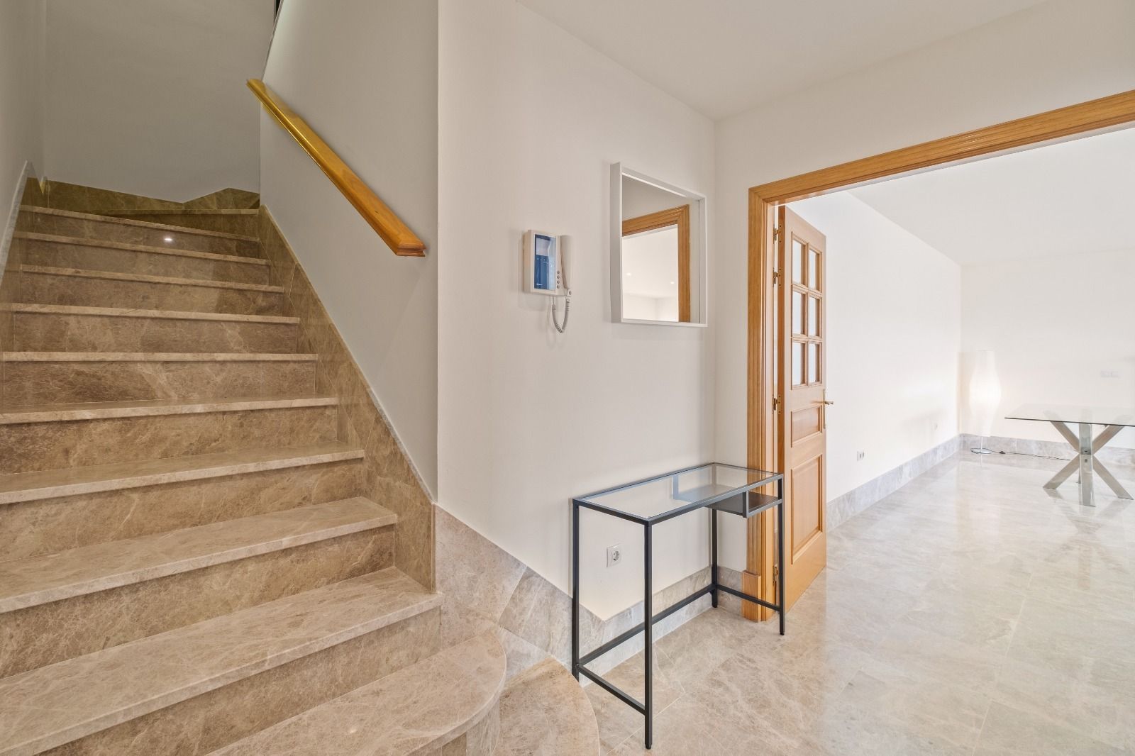 875940db8154e79a67d22d281f8ef8b6 - 16