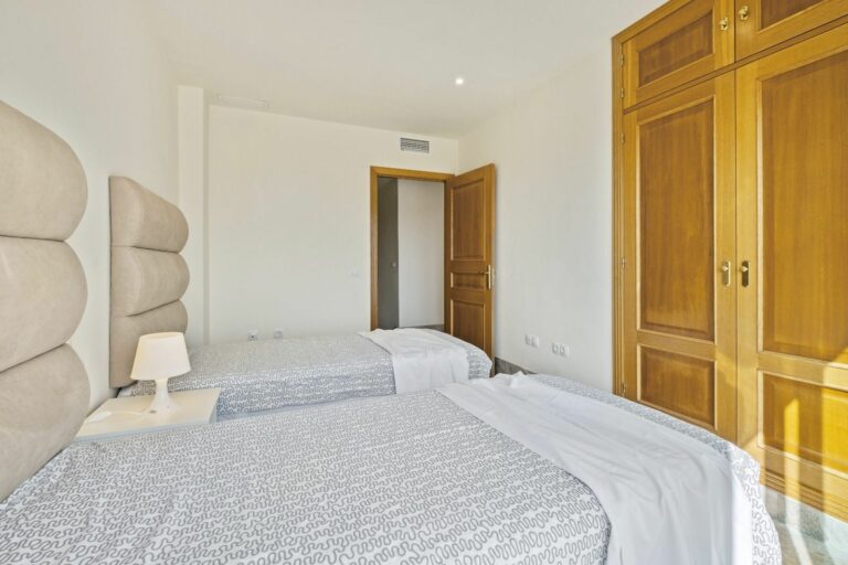 875940db8154e79a67d22d281f8ef8b6 - 7