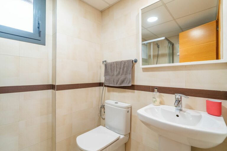 88996a4cba2e3342c234f5ee29f2679f - 16