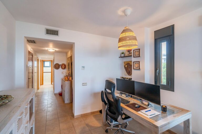 88996a4cba2e3342c234f5ee29f2679f - 6