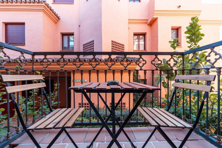 892a7ac6b57f5151d97aeb7692e56121 - 2