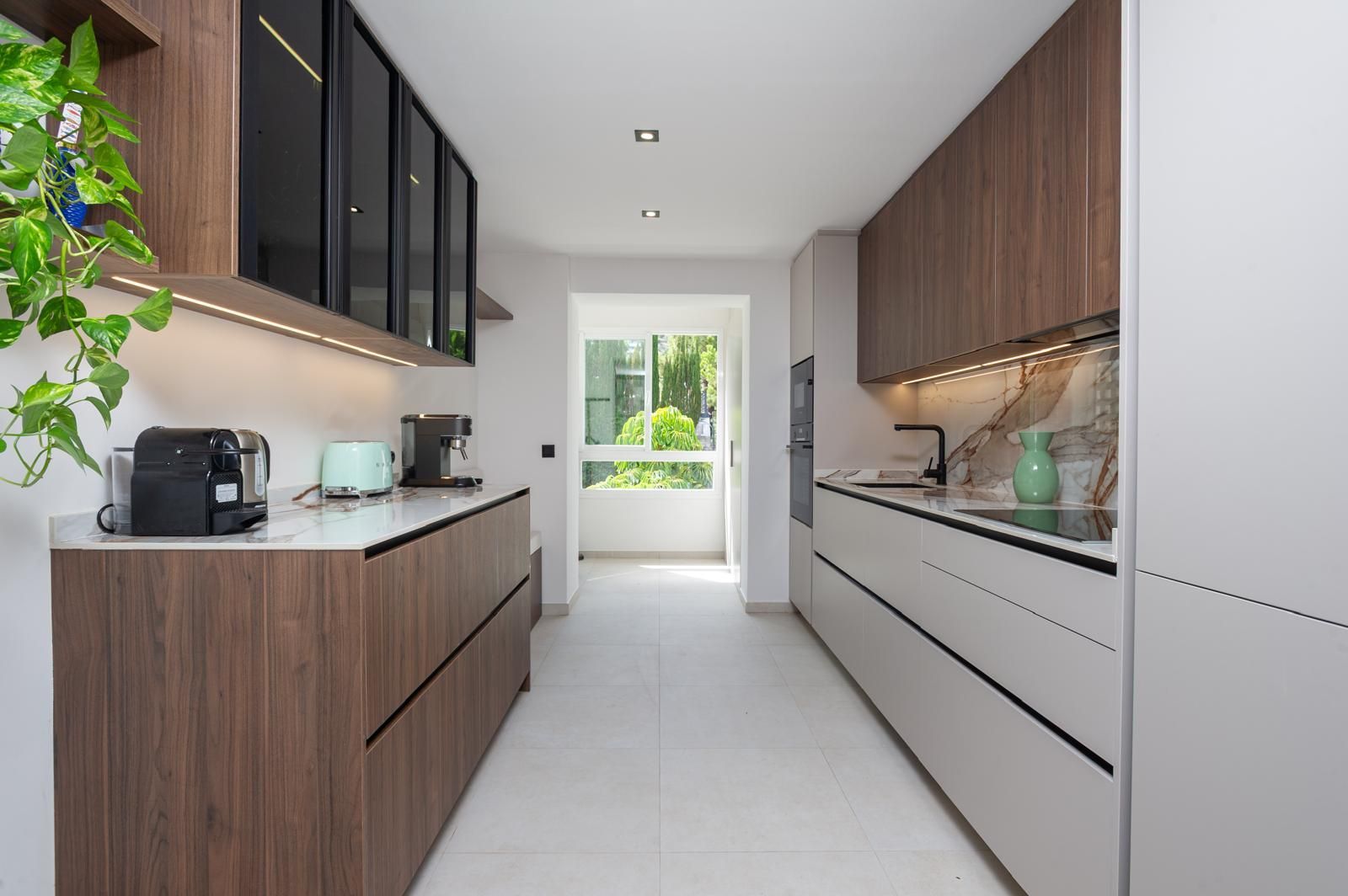 8a1e06ff2c98a3a4f3fc1a44f465a537 - 10