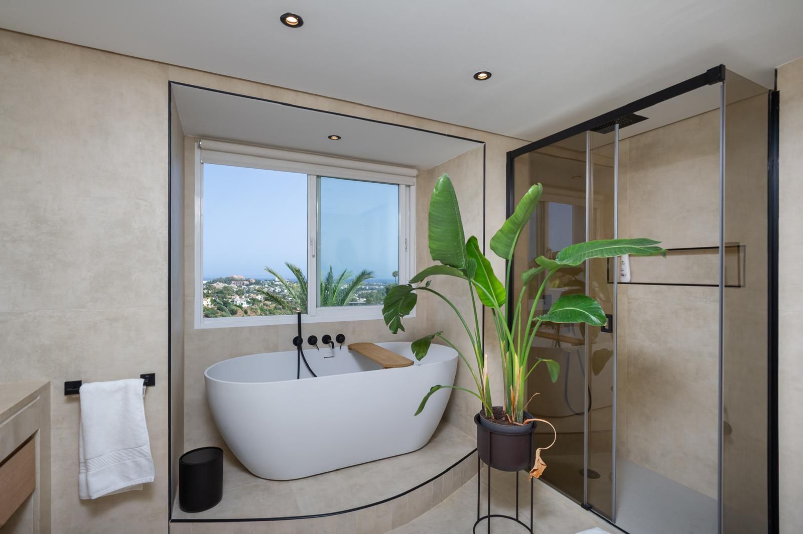 8a1e06ff2c98a3a4f3fc1a44f465a537 - 14