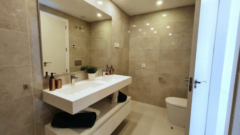 8c73d9c9fc0d43049df7d22a45bb6c9a - 12