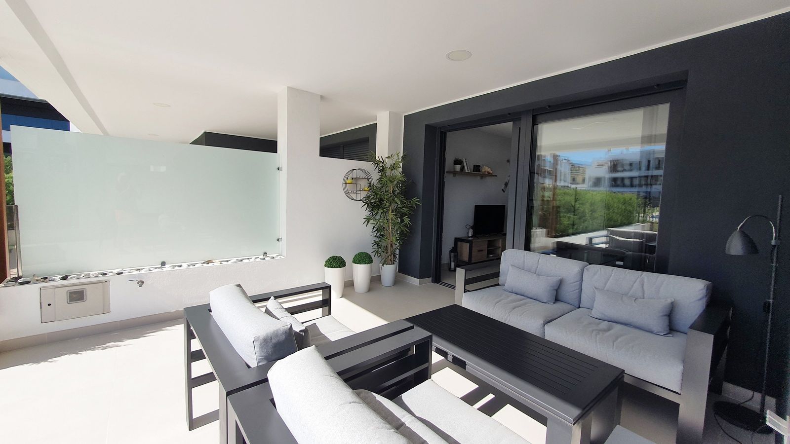 8c73d9c9fc0d43049df7d22a45bb6c9a - 16