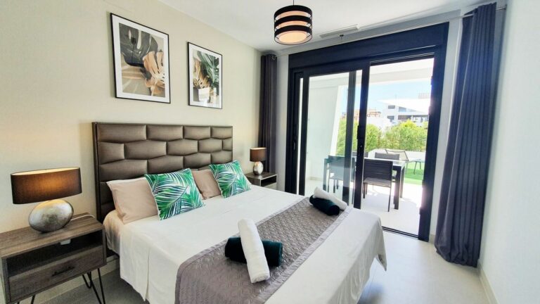 8c73d9c9fc0d43049df7d22a45bb6c9a - 9