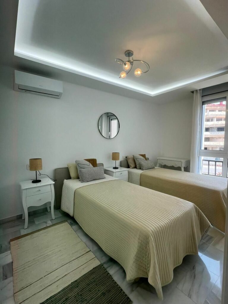 8d6f430618c09dcdb2f3145a624864ae - 12