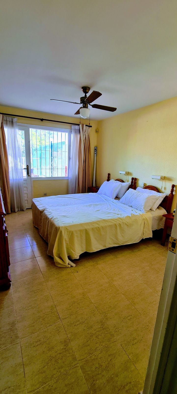 8f1b0fc6344ed20712526413b1472ae3 - 12