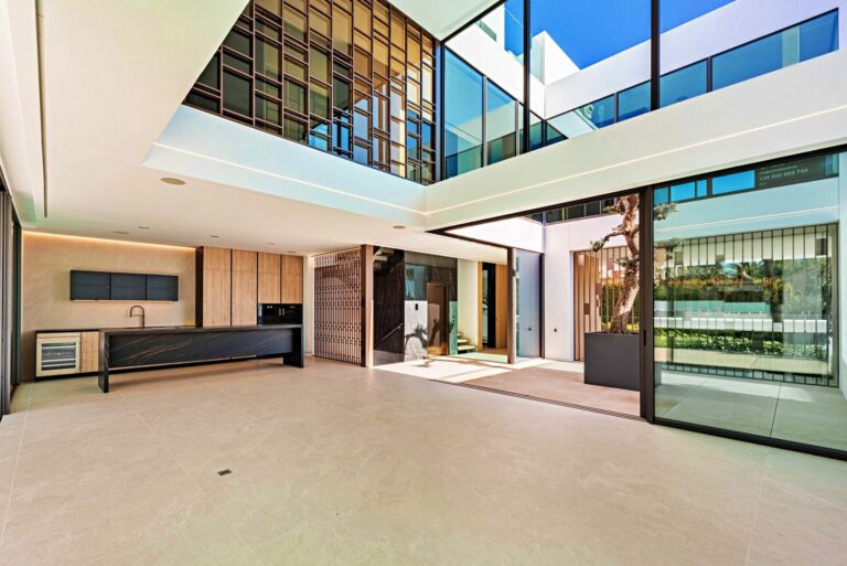 900c51a01b48aa6b863cb4dae052150d - 3