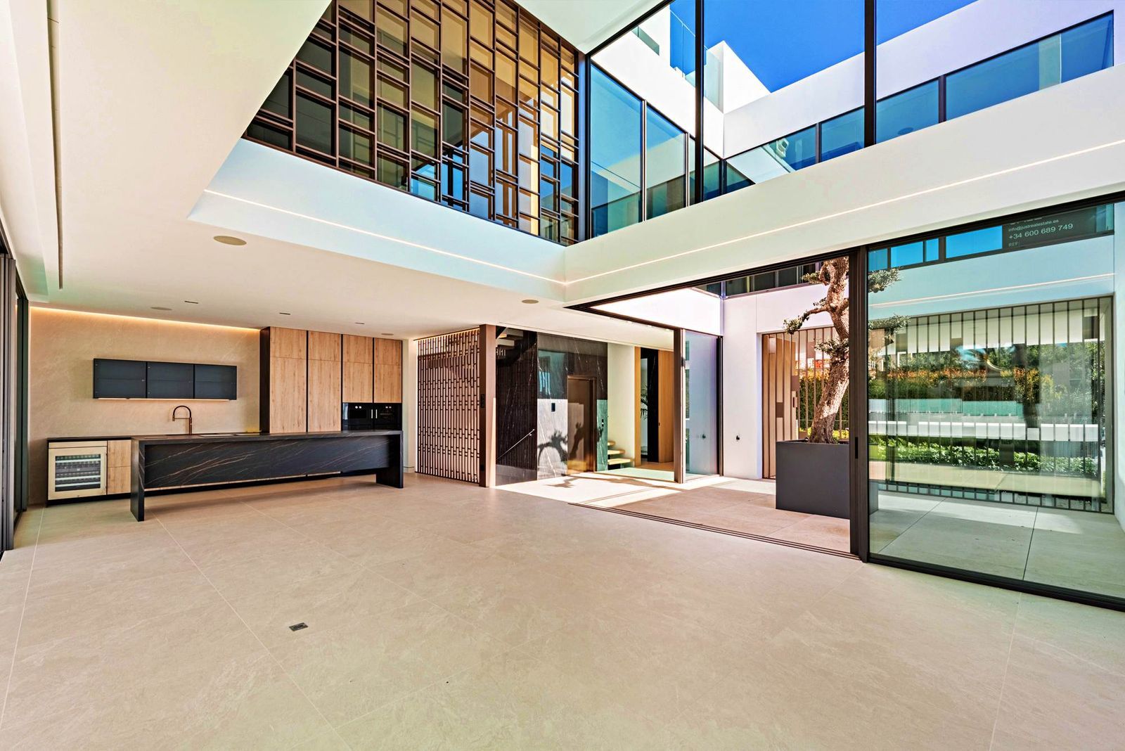 900c51a01b48aa6b863cb4dae052150d - 3