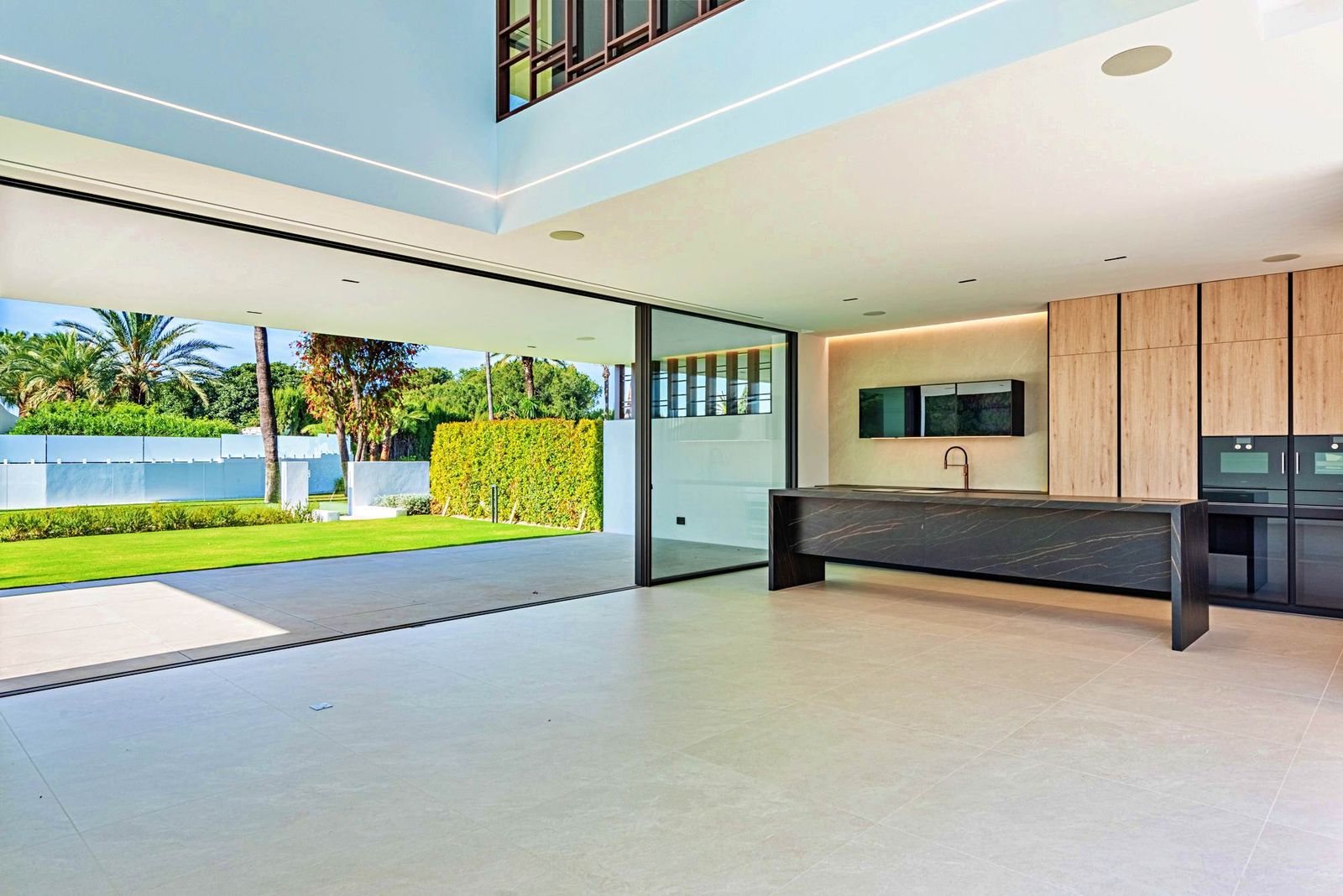 900c51a01b48aa6b863cb4dae052150d - 6