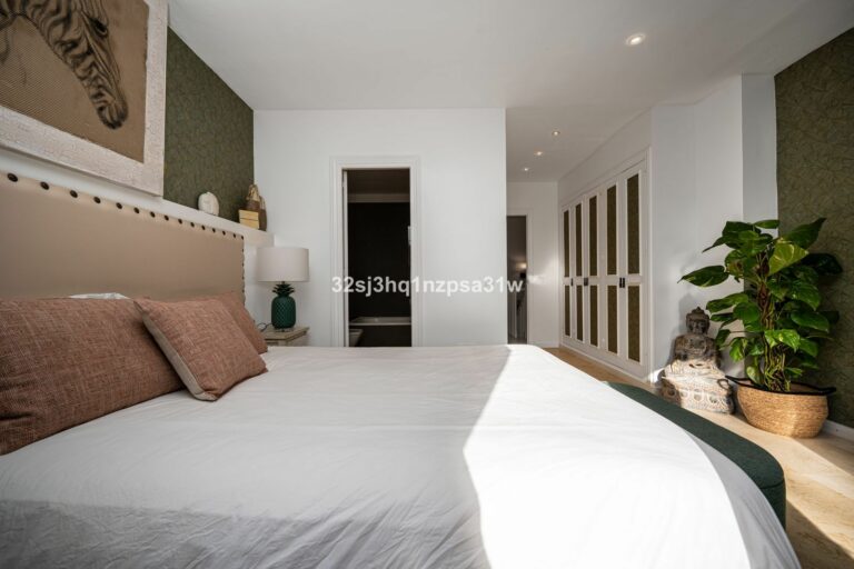 90ab8b2ce71f2674c0cbb6a31cec0ed1 - 12