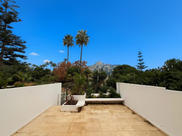 90ef065a801a4b5ba9609903c81a820d - 12