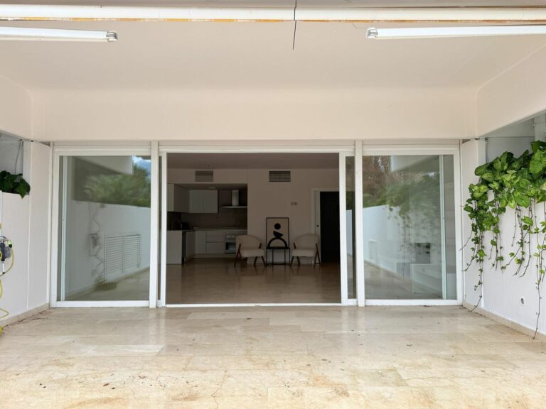 90ef065a801a4b5ba9609903c81a820d - 13