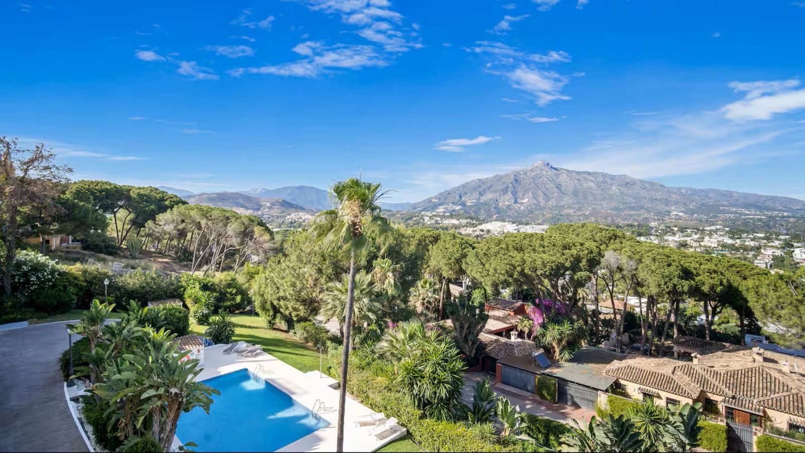 91846fb36d5b50c4e0ba570047f6bbfa - 11