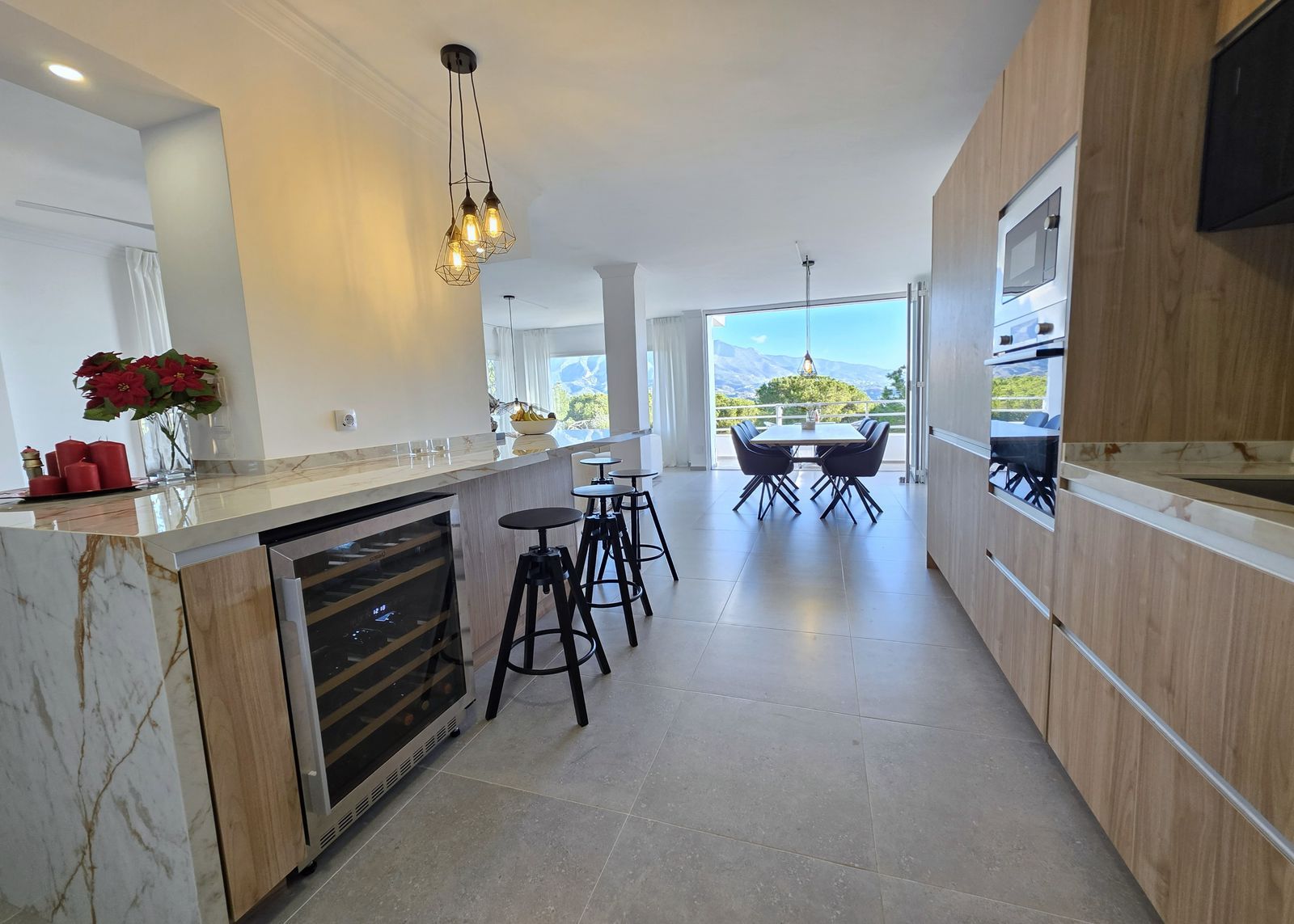 91846fb36d5b50c4e0ba570047f6bbfa - 4