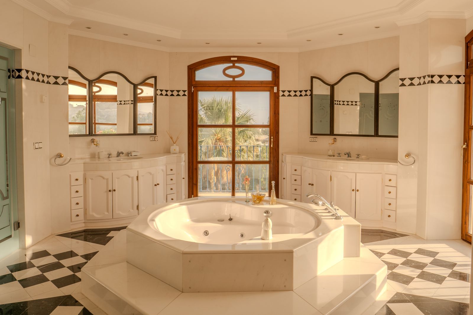 94382542f88374499409a9c50155195a - 16