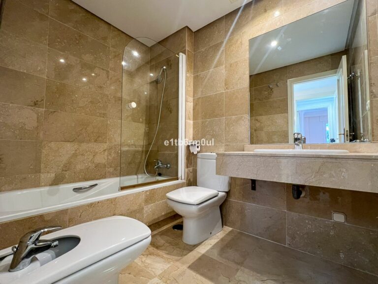 9595e00cdf628b659d7ea3dbe5bf51ab - 12