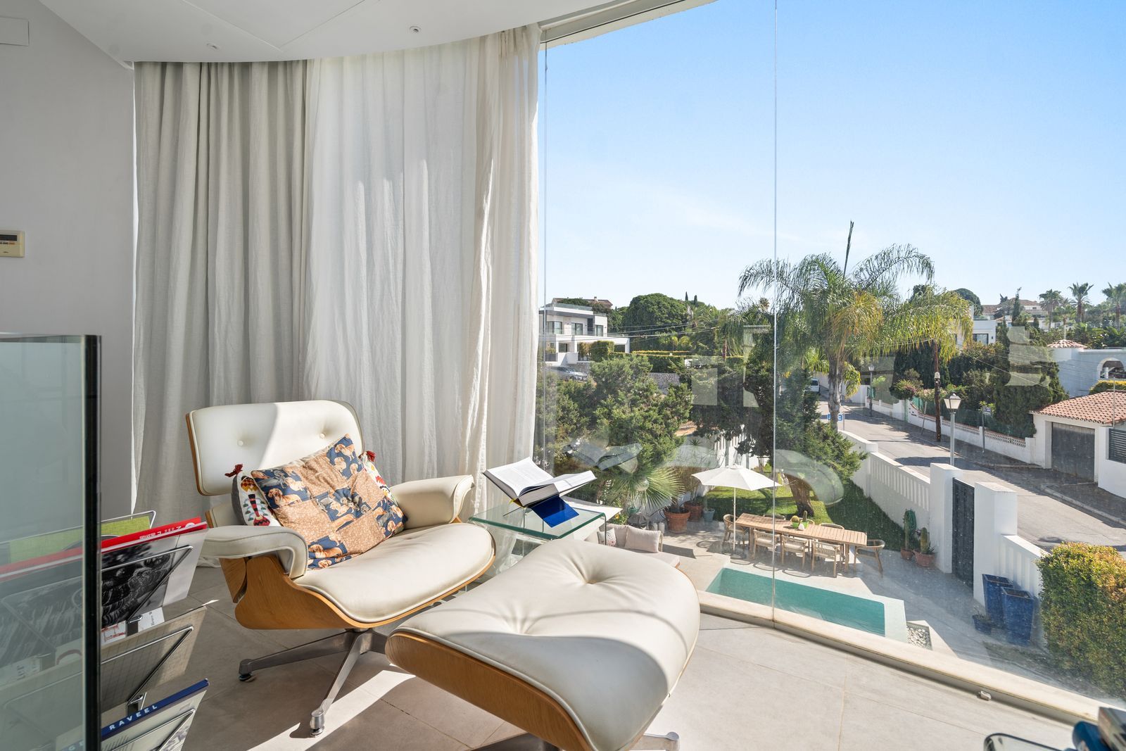 97c8a5387b14a17f010d0376e7615ea9 - 15