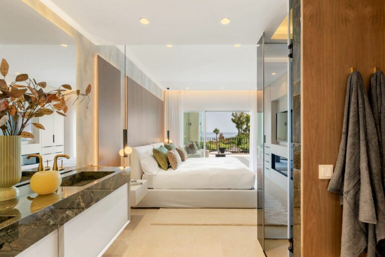 9a8c56b77a39c9bcee049a2d95406399 - 15