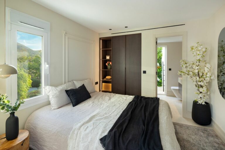 9a9f37575c0d84e6a1347ffa6c662a57 - 12