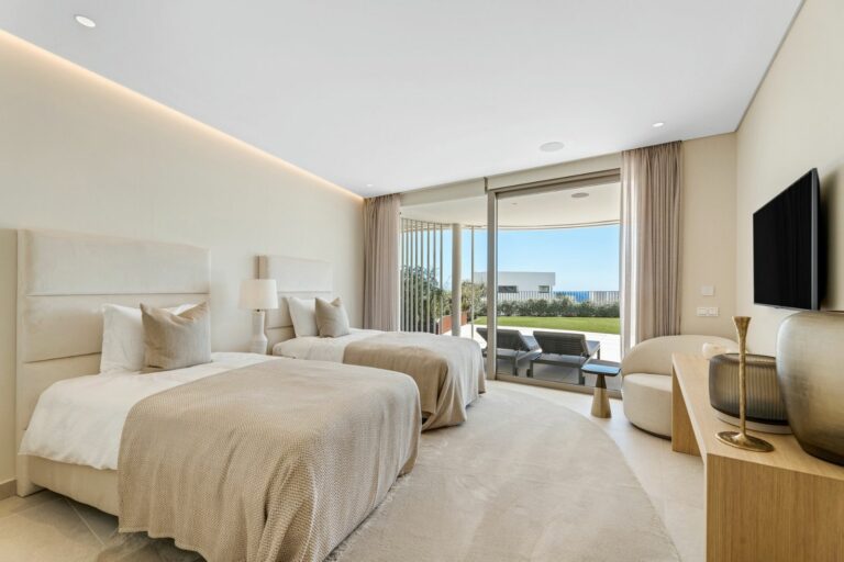 9ba04aae8826eb0aafcd82adf84d2237 - 10