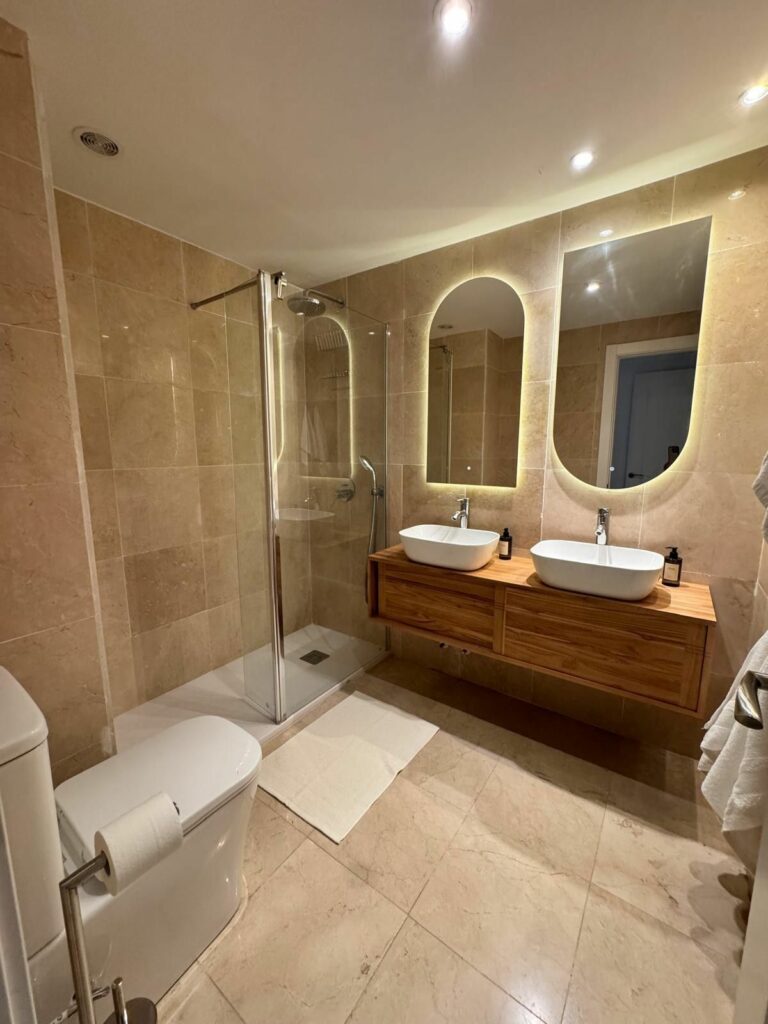 a0e2b31cd8eb9fdbe509ccb8b016f228 - 12