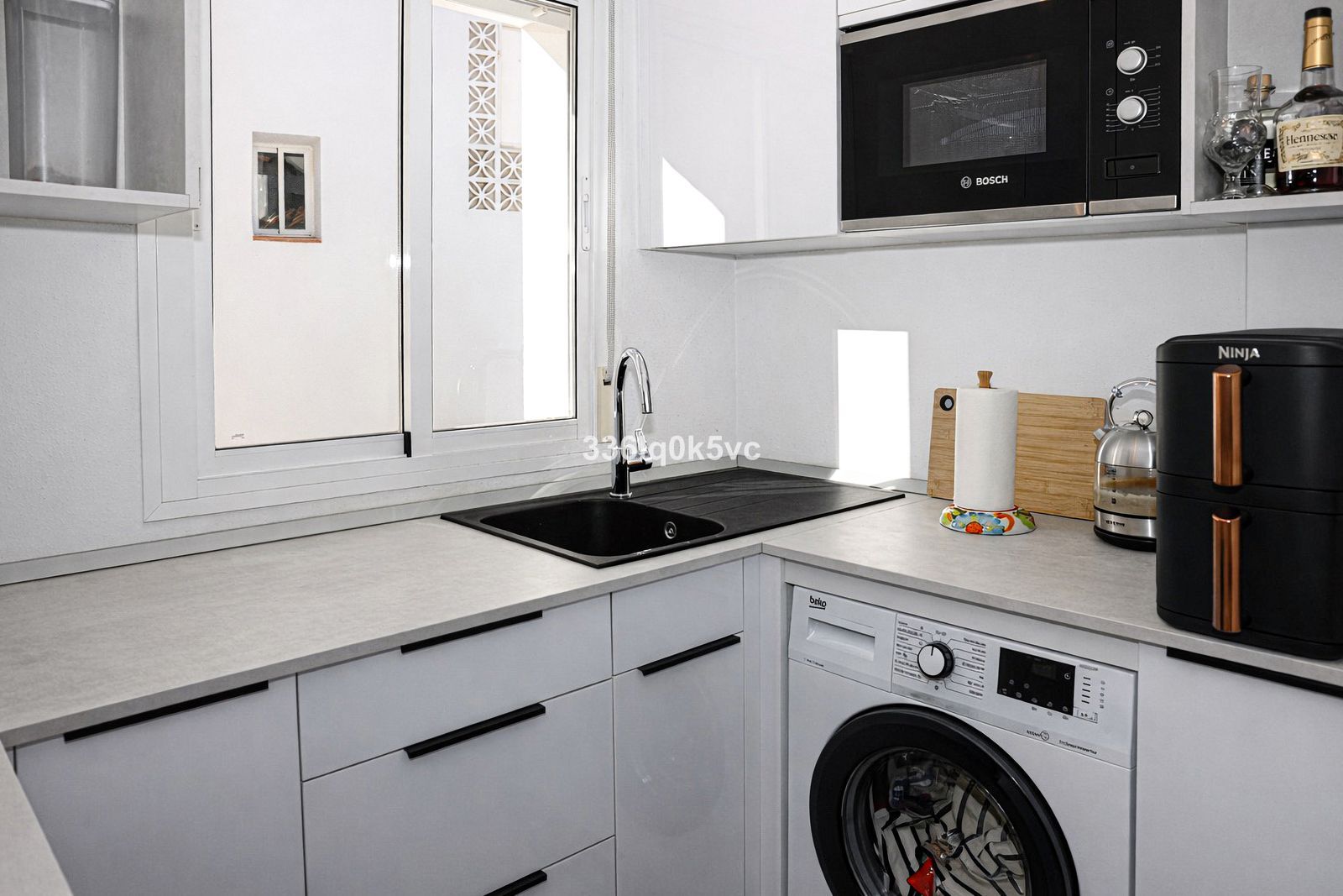 a15978e2207dbd4b1a33bc7dda6a8240 - 10