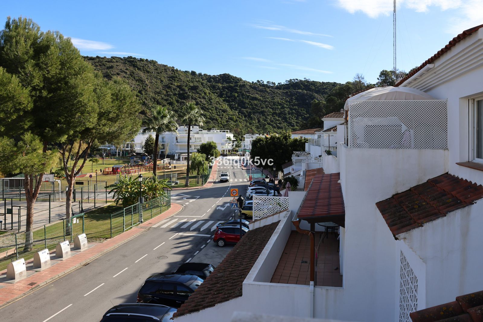 a15978e2207dbd4b1a33bc7dda6a8240 - 14