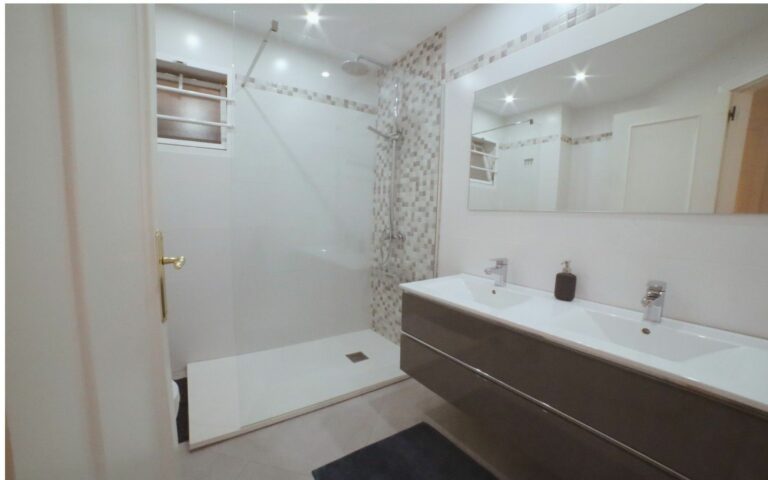 a6831da71eba623a2c5df810b784a546 - 15