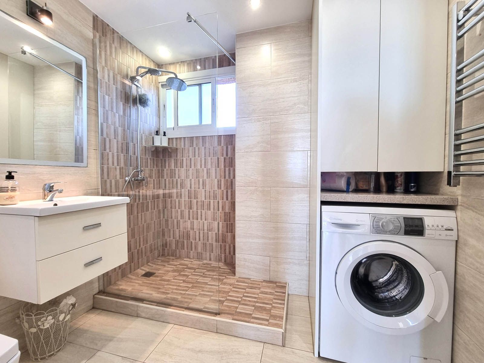 a79e06d85e0baee035ade3328548925e - 12