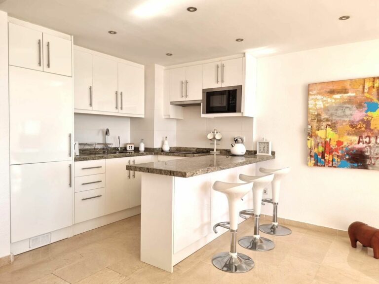 a79e06d85e0baee035ade3328548925e - 3