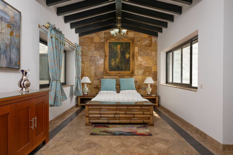 a8bf9888be6af556a5cd9ae7fae53f03 - 1