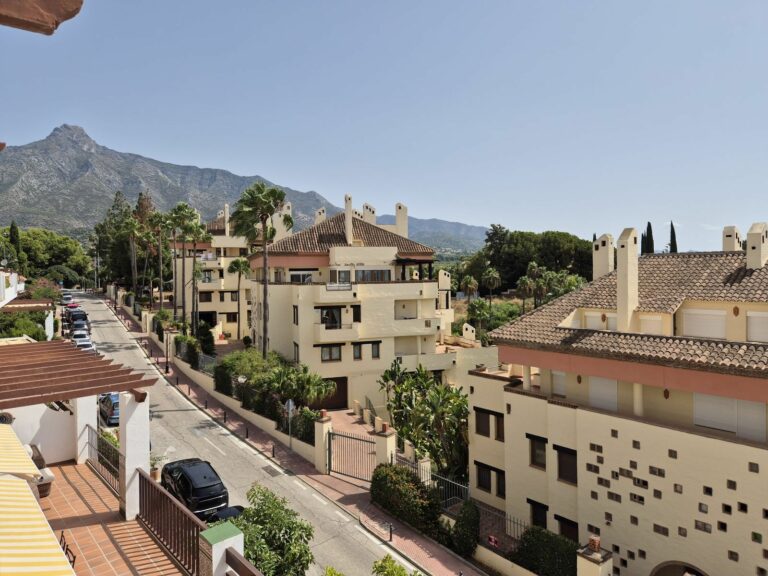 a8c05fa5bf11040d702e3a379500a35b - 14