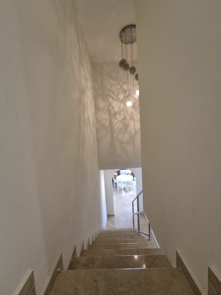 a8c05fa5bf11040d702e3a379500a35b - 2