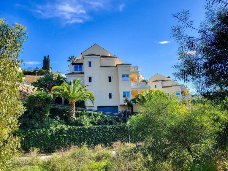 a90a3d160e1a65bc2e4e7d03fffe261c - 13