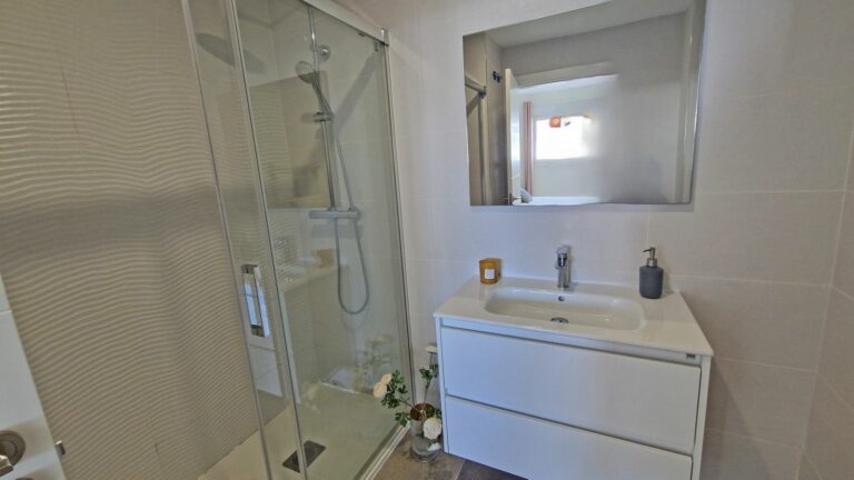 ab353da6e9f81647cbcb8a4205348824 - 13