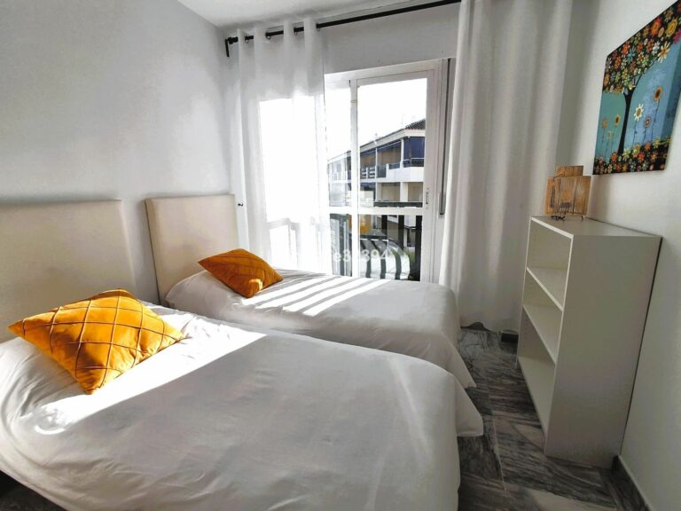 ab54a87ffaeea34cdf96b082d0d6f9c6 - 8