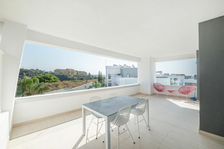 ab8cb40c0793dc8bb101eaa47824ee9d - 13