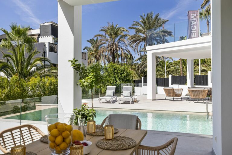 aeb7ac09c0e474aac42f36335fcd6498 - 6