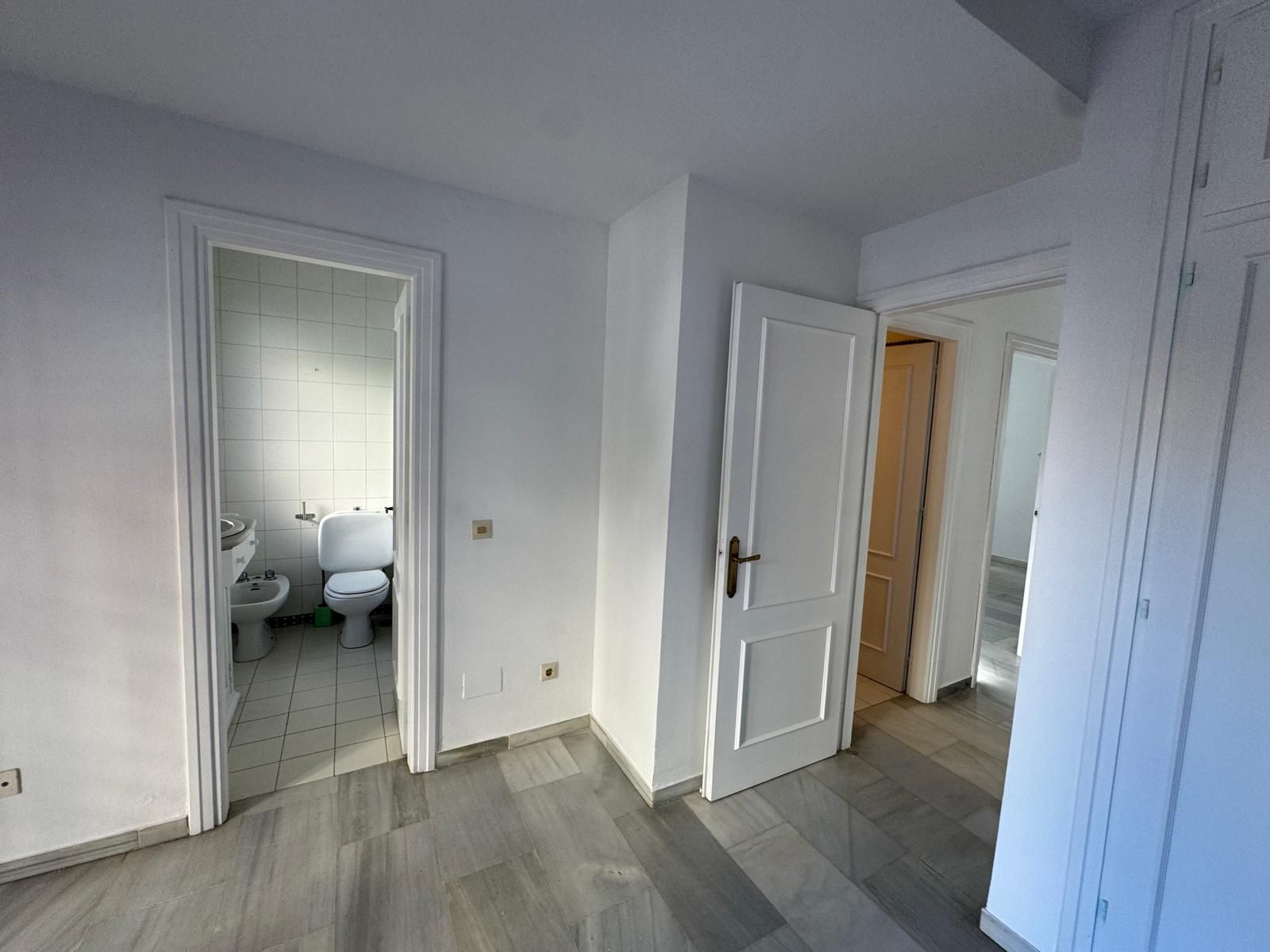 aecb022e9300646697edce5d5c462105 - 12