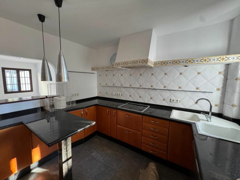 aecb022e9300646697edce5d5c462105 - 5