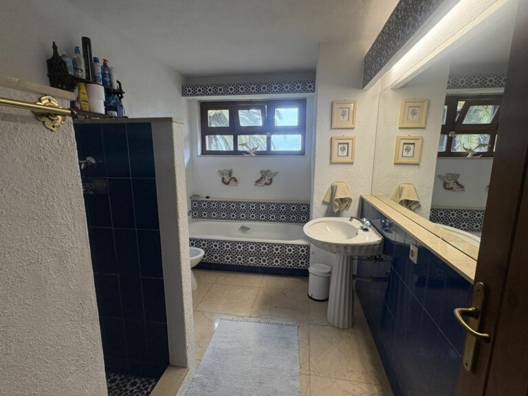 aed2018a579a3f87167c6756aee7974c - 10