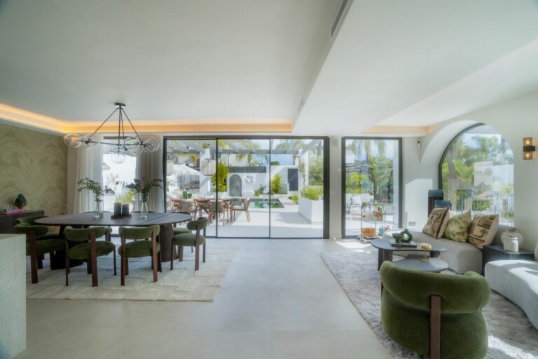 b02124616a68c49e8bd417a138960932 - 10