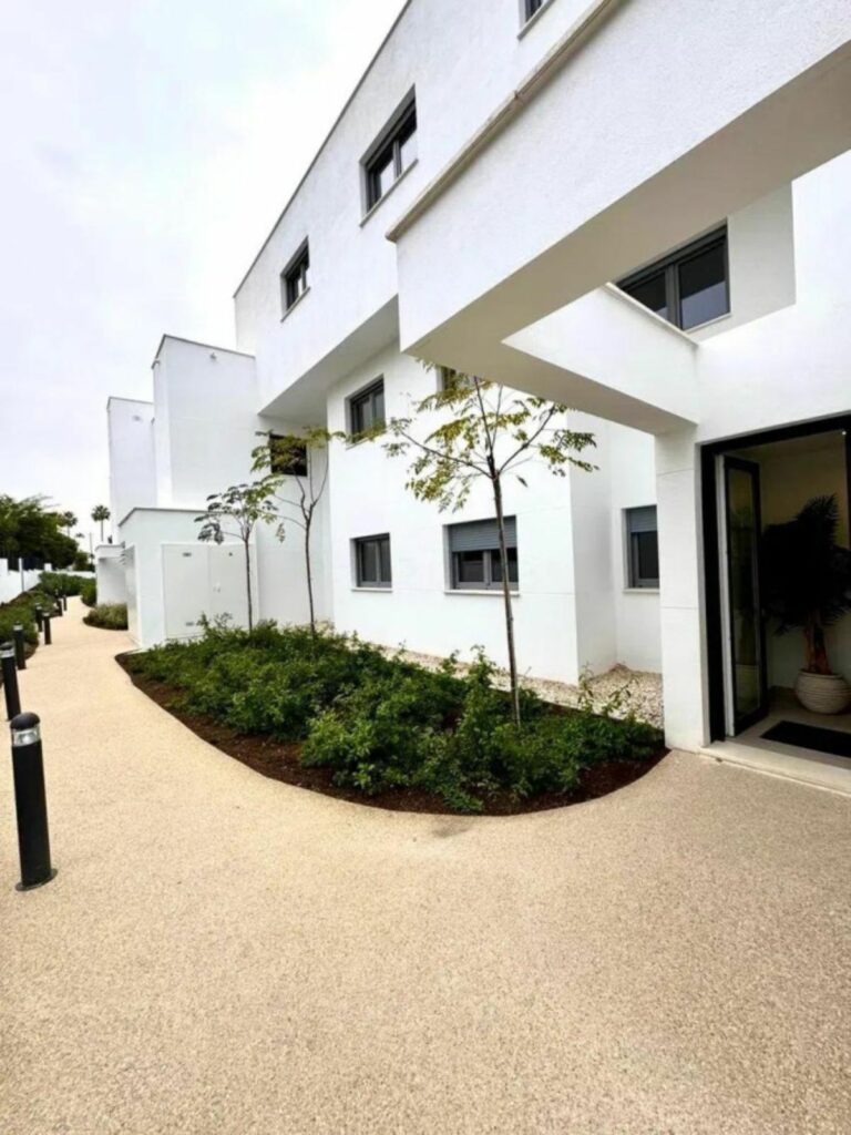 b09704cbf02a26b4f32d92f1fb995ad5 - 14