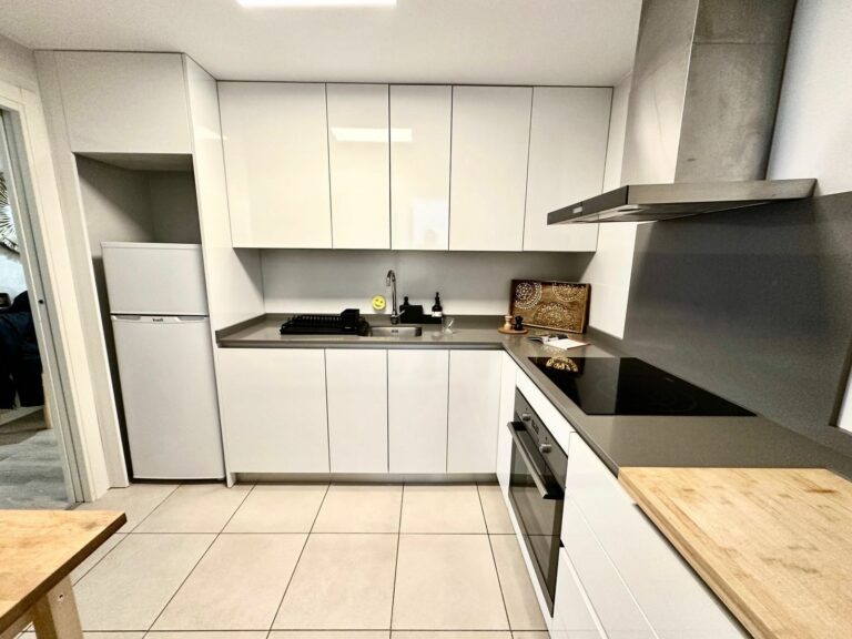 b1e2ebc842147464db9c4b0a4e736de4 - 11